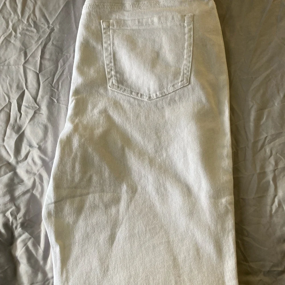 Women's White Jeans - Picture 3 of 4
